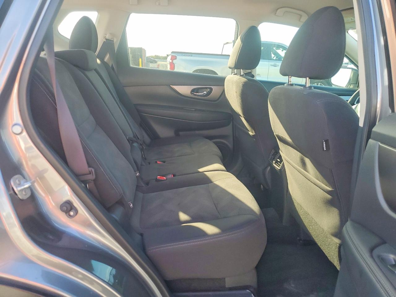 2016 NISSAN ROGUE SV photo 19