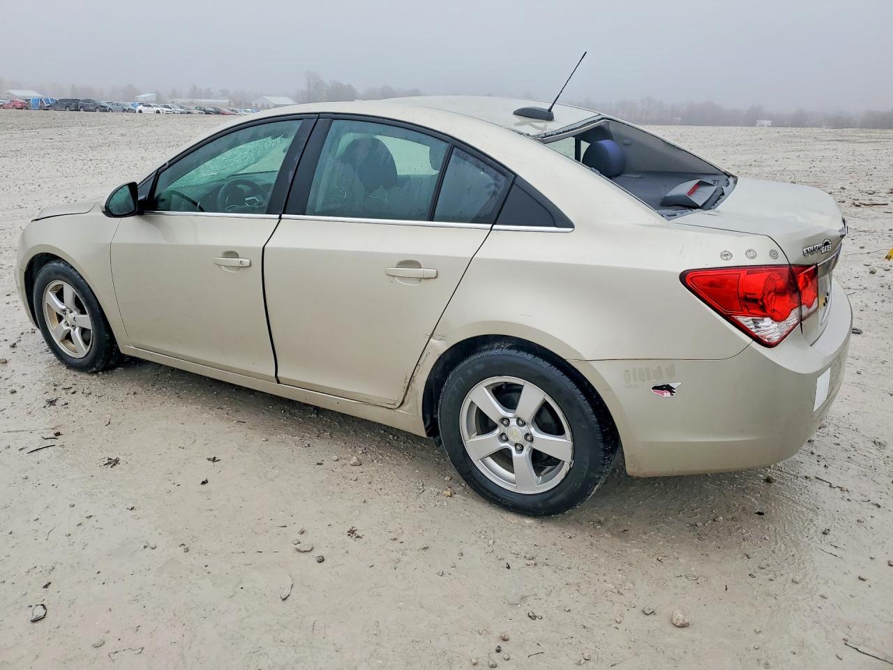 2015 CHEVROLET CRUZE LT photo 2