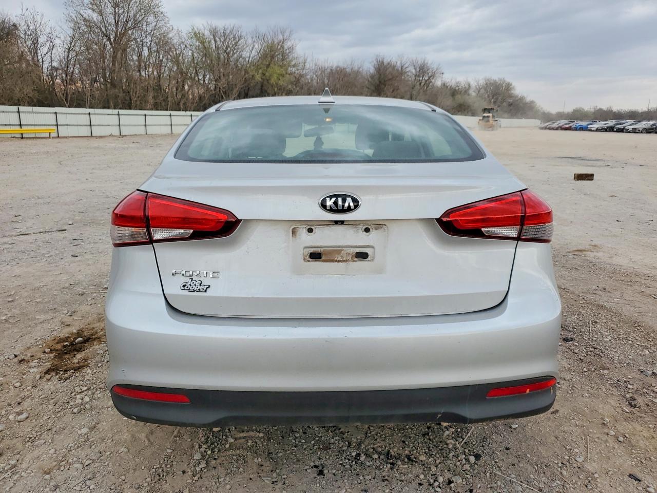 2018 KIA FORTE LX photo 11