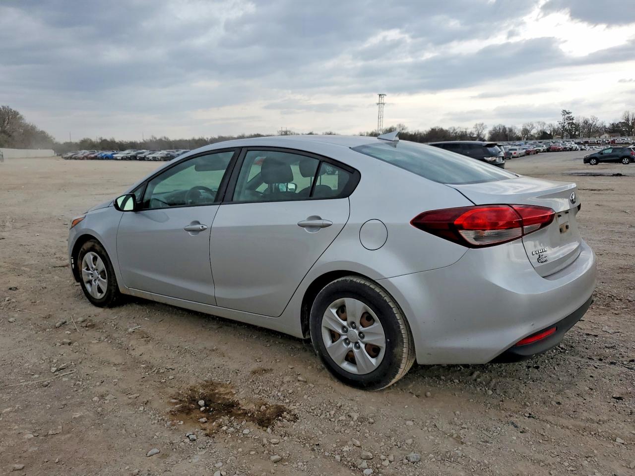2018 KIA FORTE LX photo 3