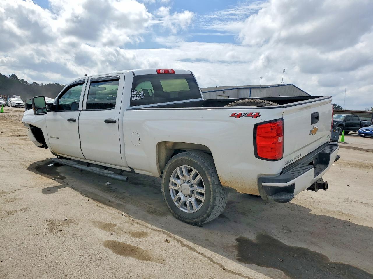 2019 CHEVROLET SILVERADO K2500 HEAVY DUTY photo 4