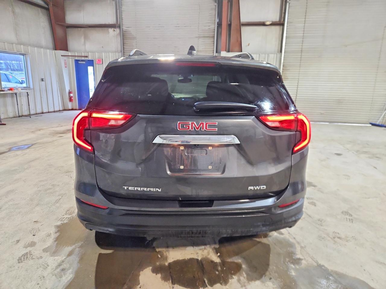 2018 GMC TERRAIN SLE photo 11