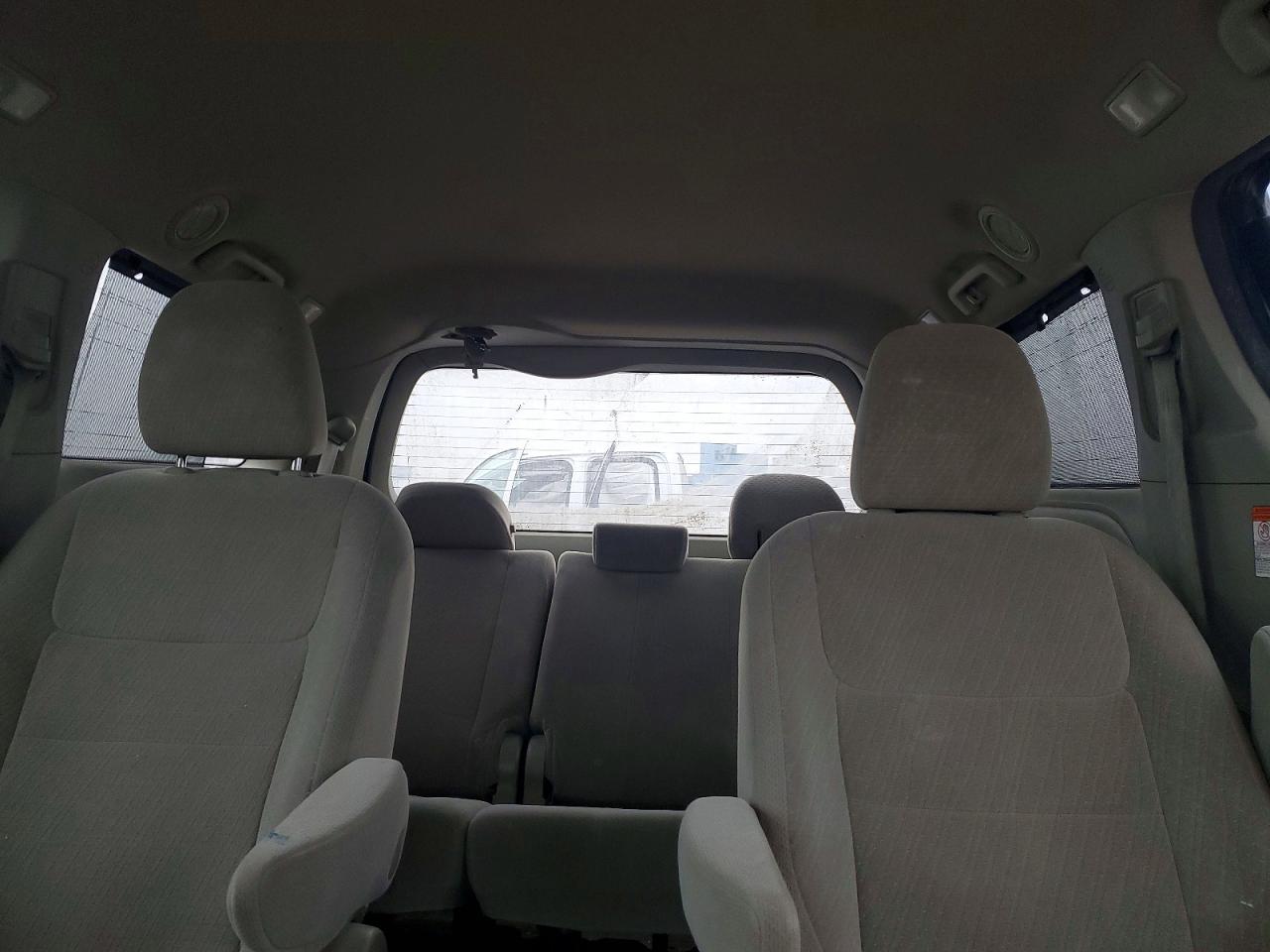 2015 TOYOTA SIENNA LE 7-PASSENGER photo 19
