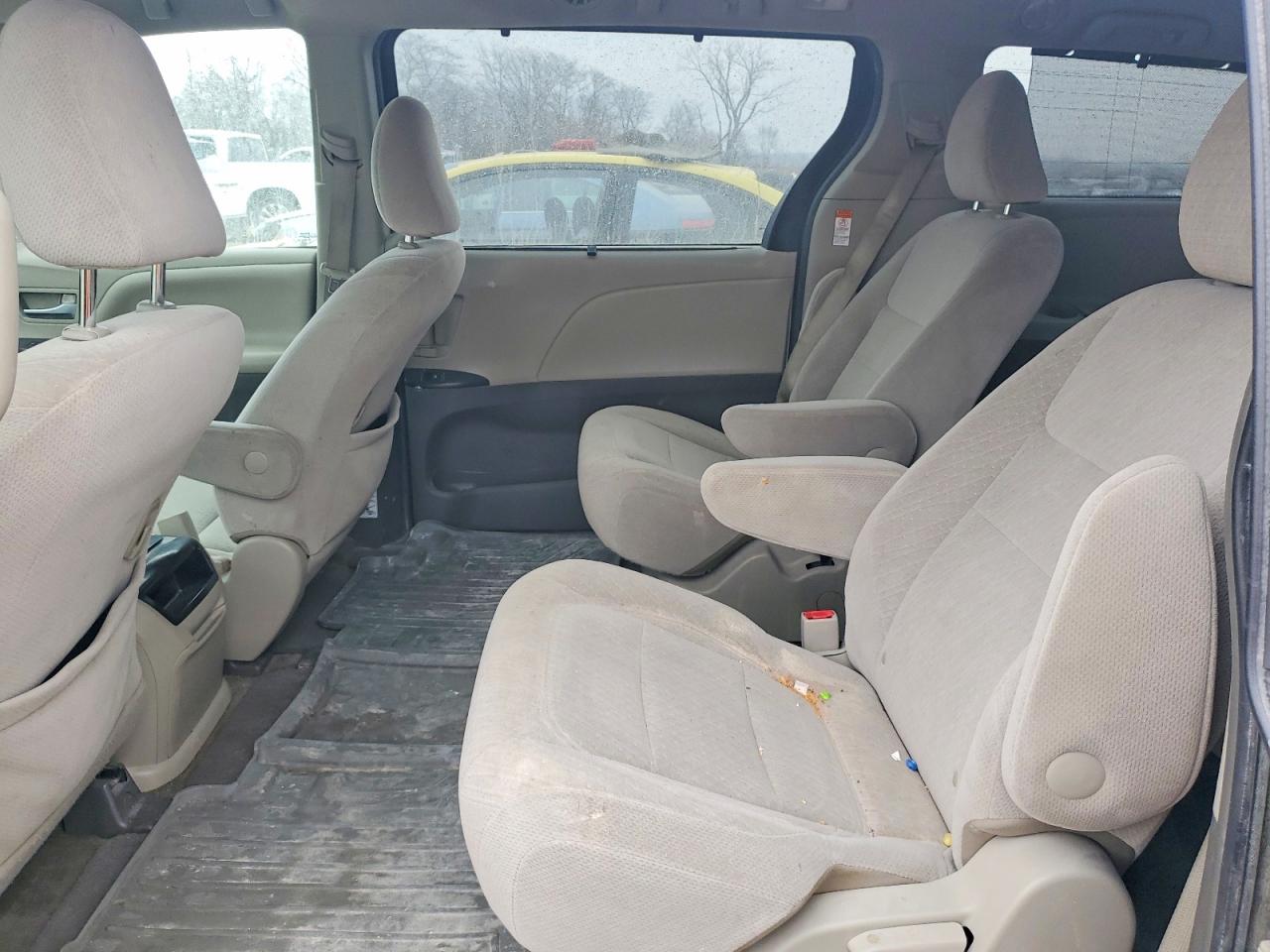 2015 TOYOTA SIENNA LE 7-PASSENGER photo 21