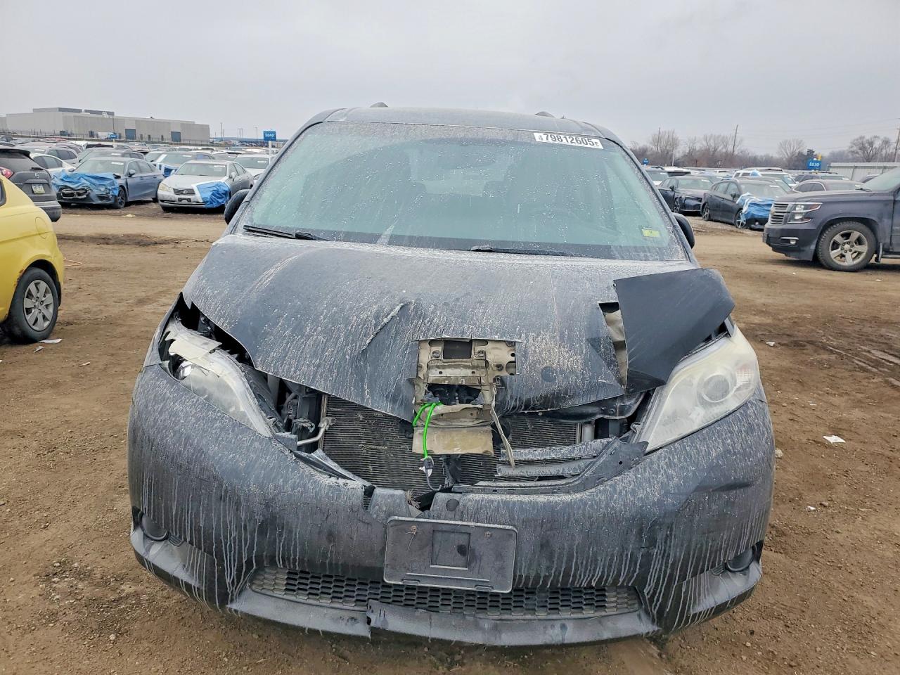 2015 TOYOTA SIENNA LE 7-PASSENGER photo 9