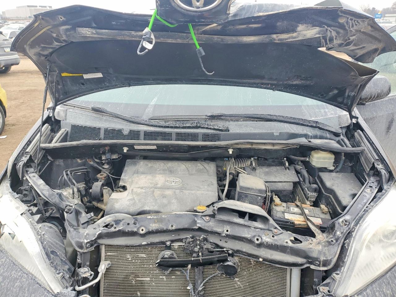 2015 TOYOTA SIENNA LE 7-PASSENGER photo 23