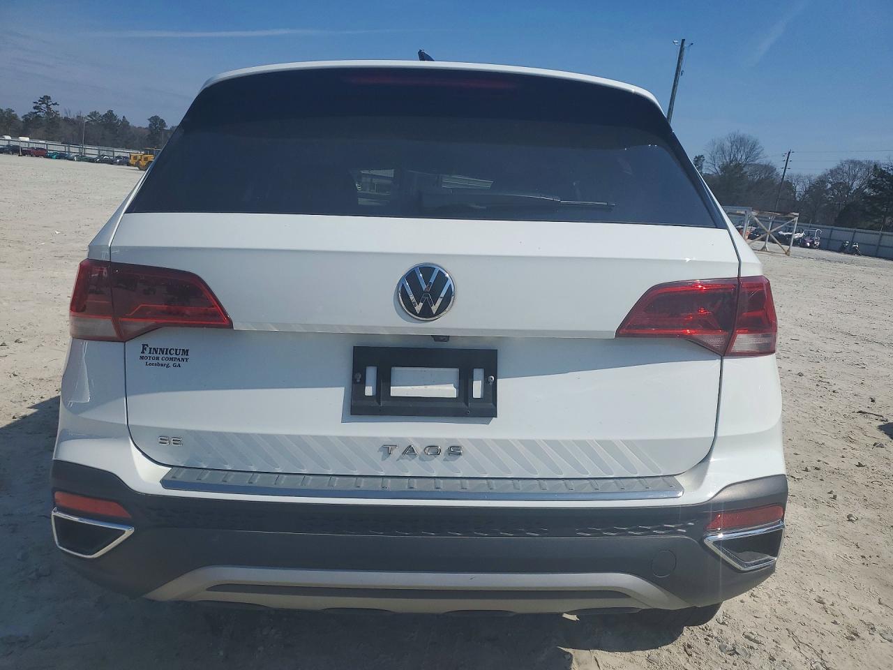2024 VOLKSWAGEN TAOS SE photo 11