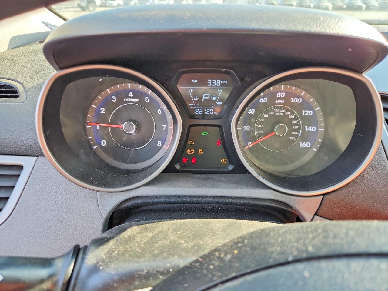 2016 HYUNDAI ELANTRA SE photo 9