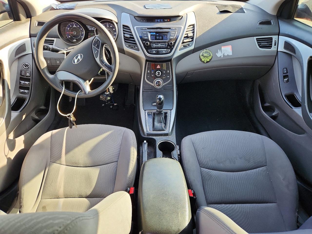 2016 HYUNDAI ELANTRA SE photo 8