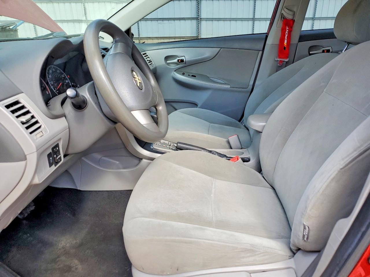 2010 TOYOTA COROLLA LE photo 13