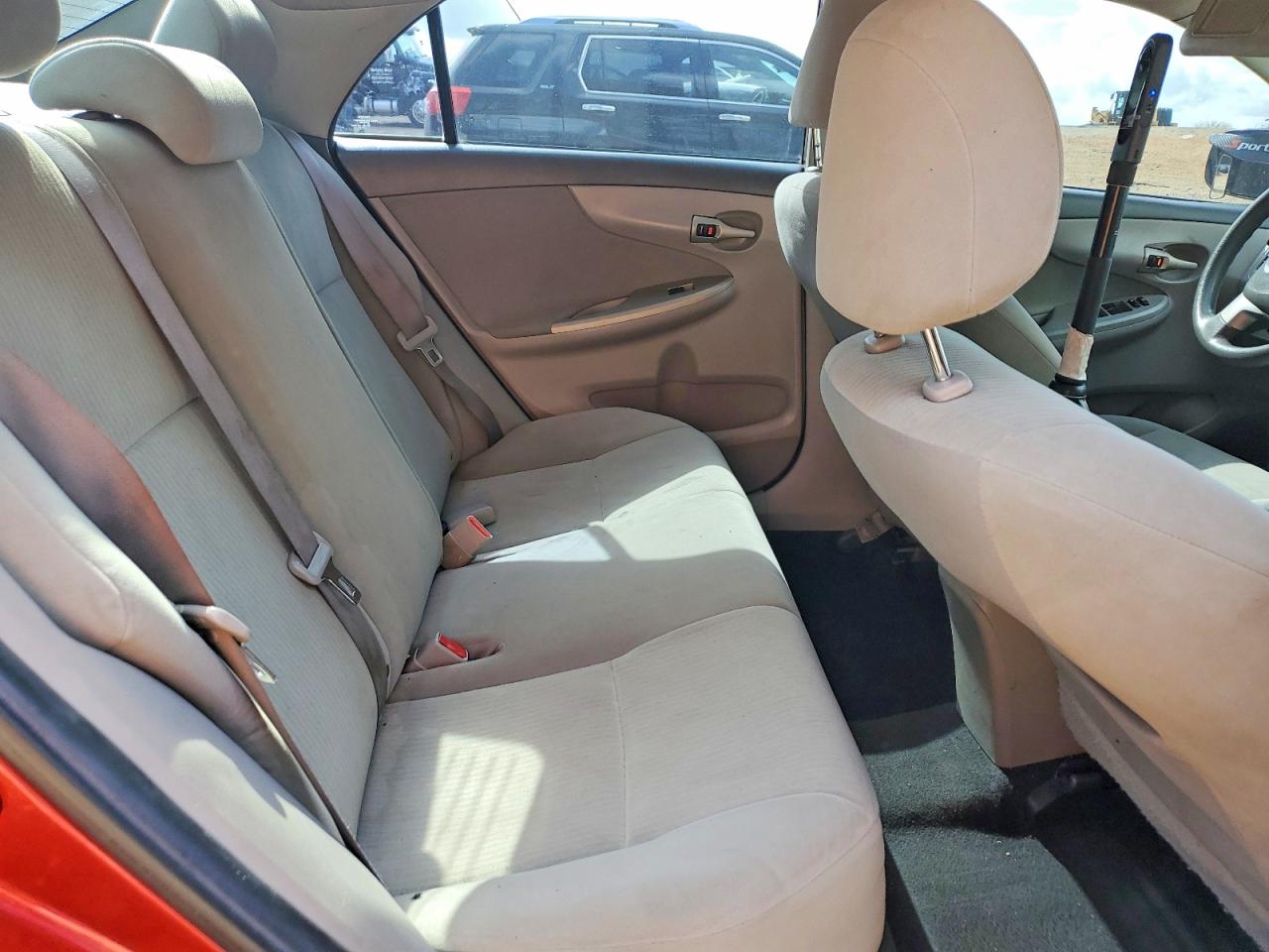 2010 TOYOTA COROLLA LE photo 19