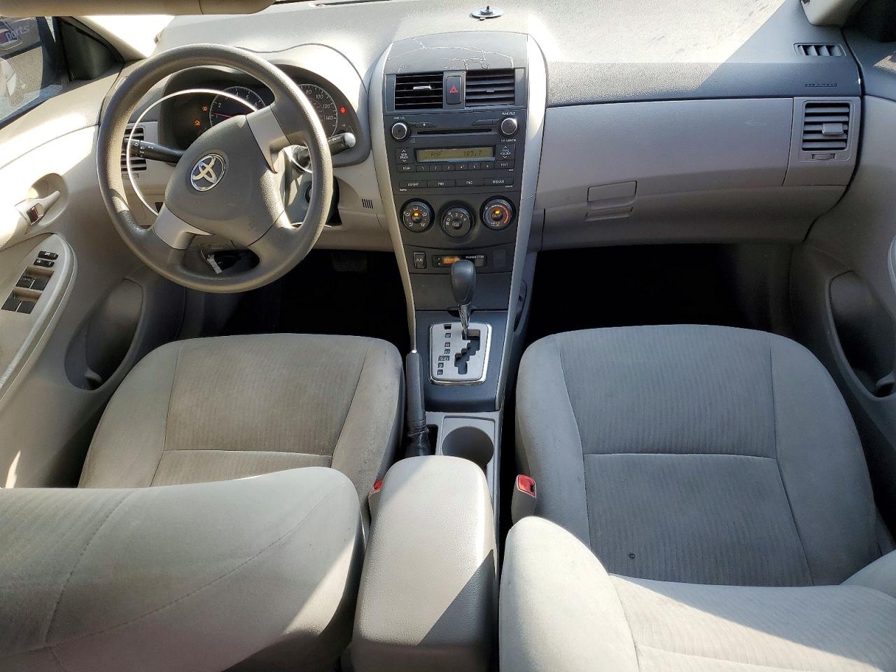 2010 TOYOTA COROLLA LE photo 16
