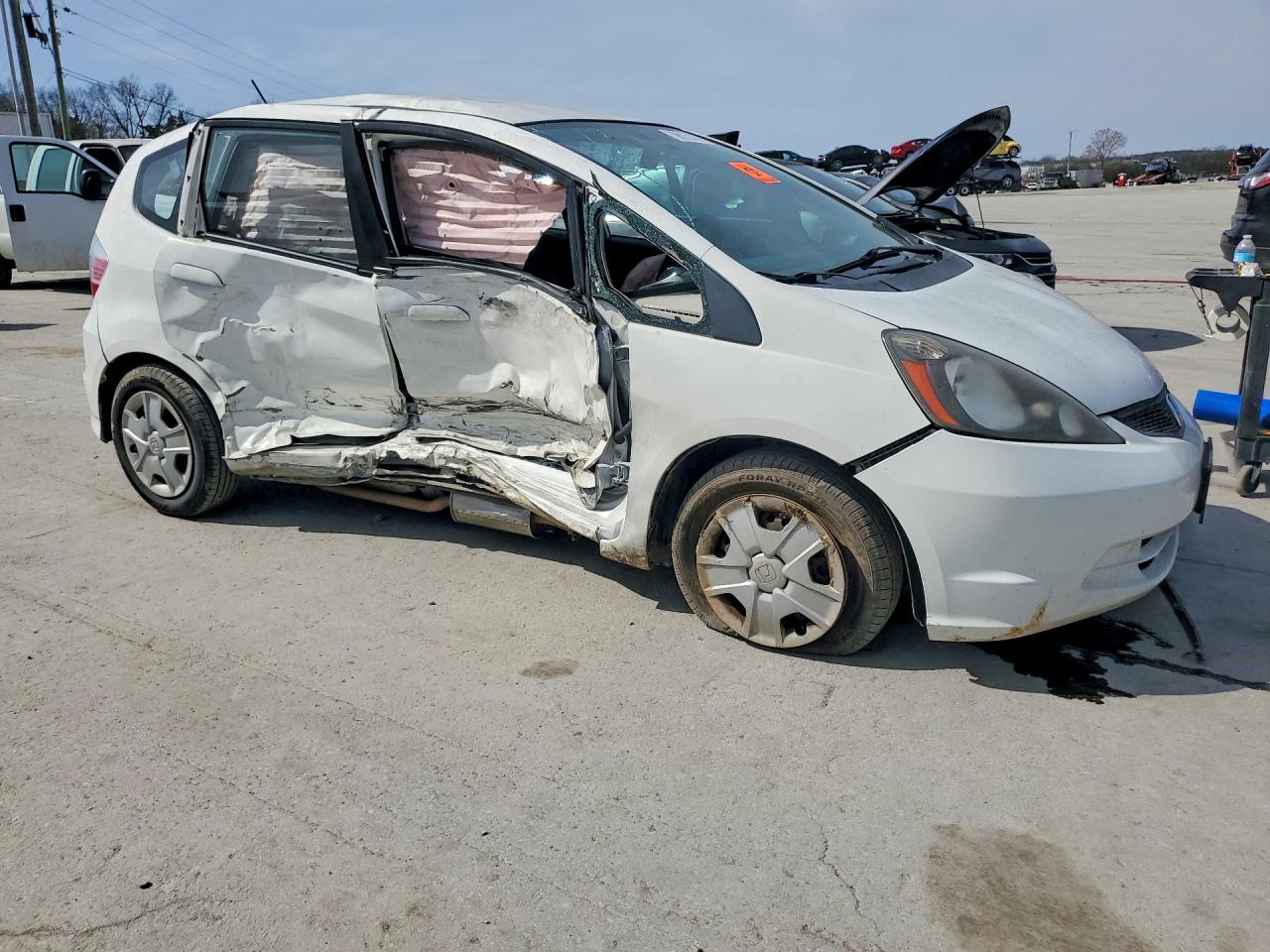 2013 HONDA FIT photo 4