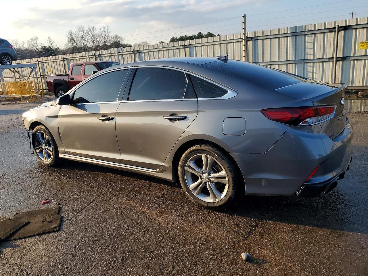 2018 HYUNDAI SONATA SPORT photo 3
