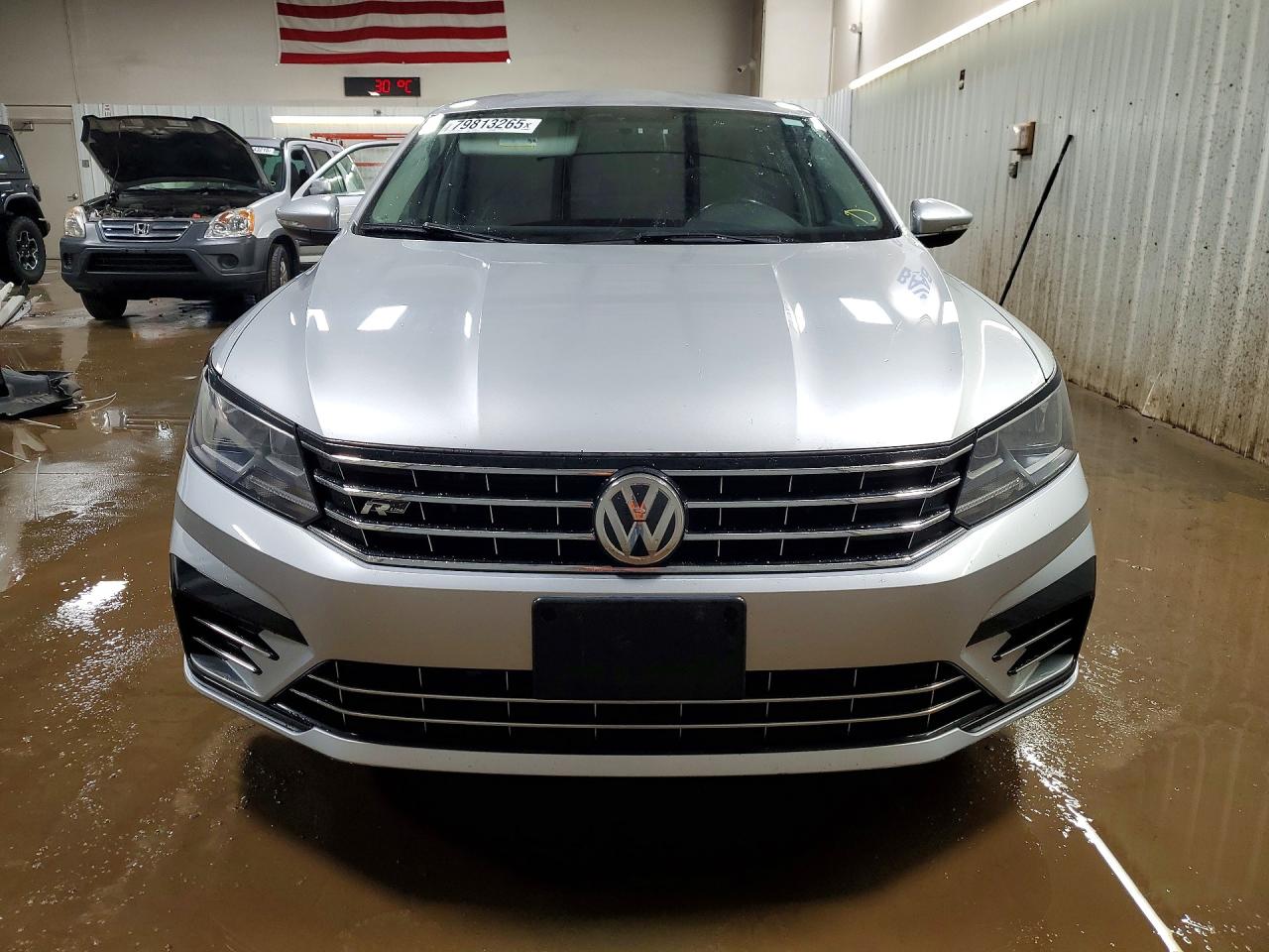 2017 VOLKSWAGEN PASSAT R-LINE photo 9