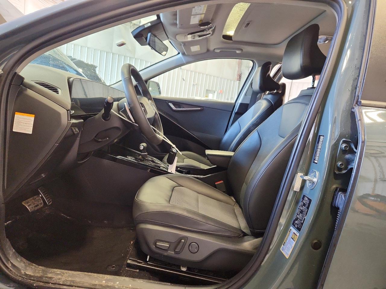 2023 KIA NIRO EX TOURING photo 19