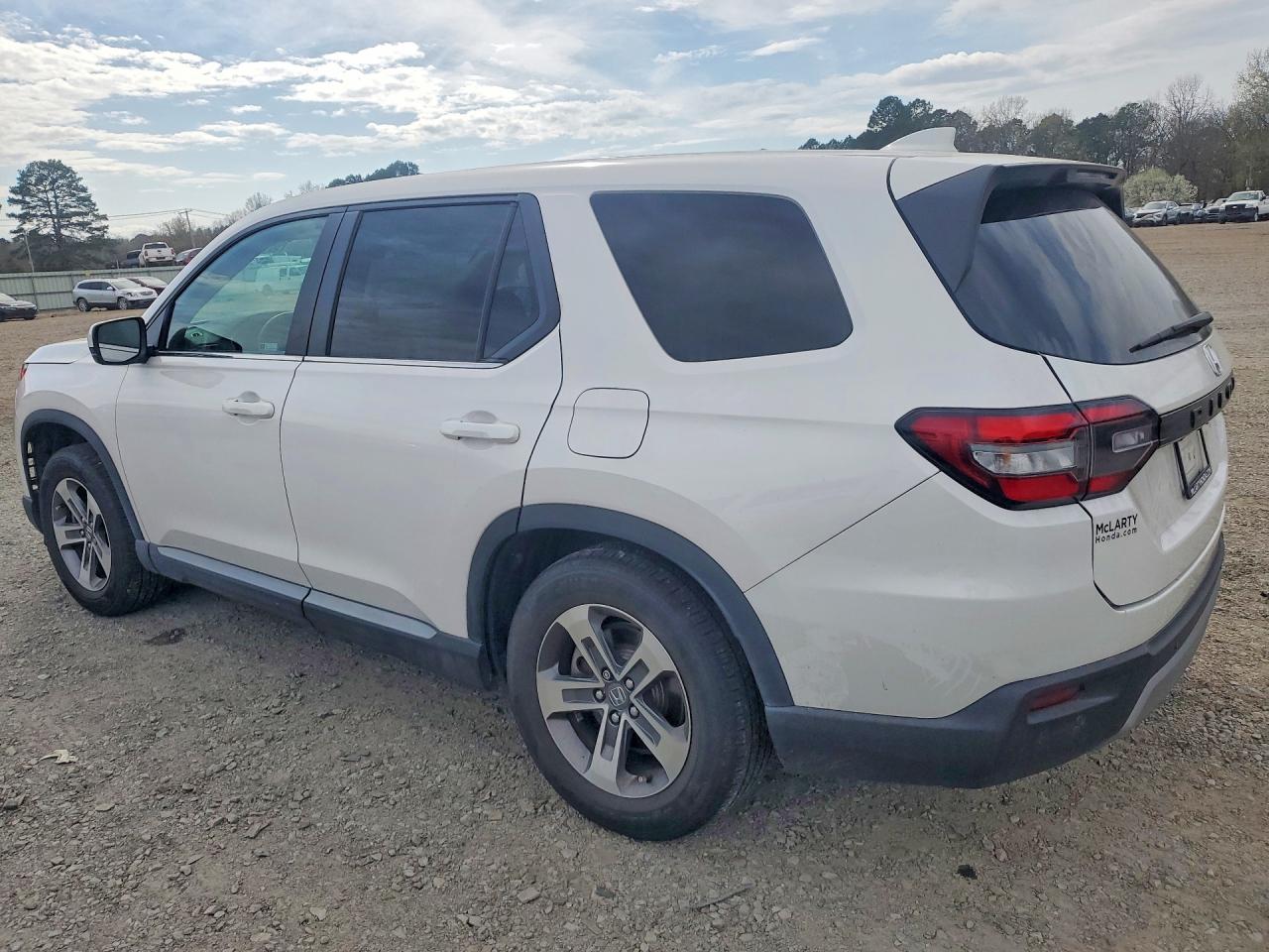 2025 HONDA PILOT EXL photo 3