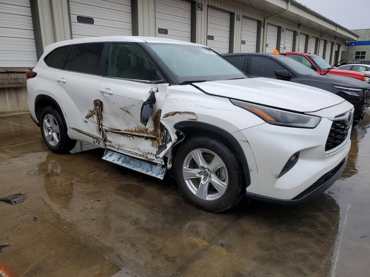 2023 TOYOTA HIGHLANDER LE photo 10