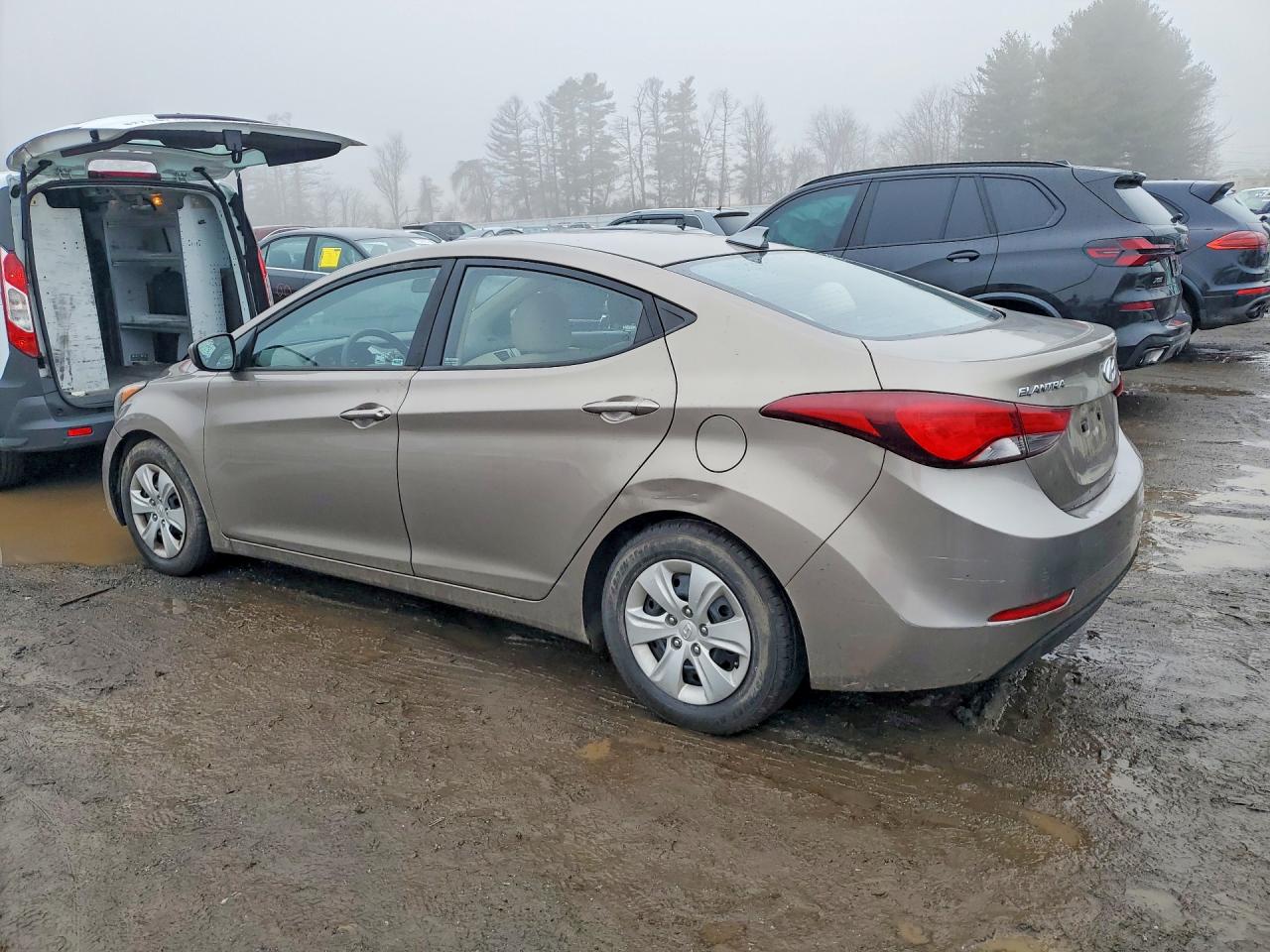 2016 HYUNDAI ELANTRA SE photo 2