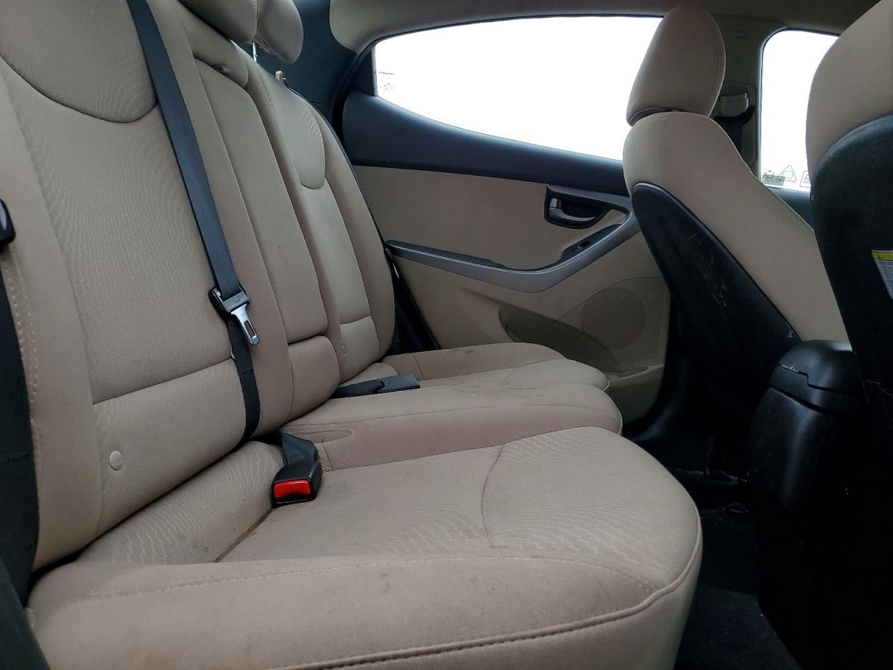 2016 HYUNDAI ELANTRA SE photo 10