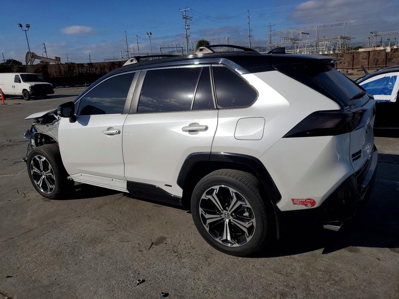2023 TOYOTA RAV4 PRIME XSE photo 3