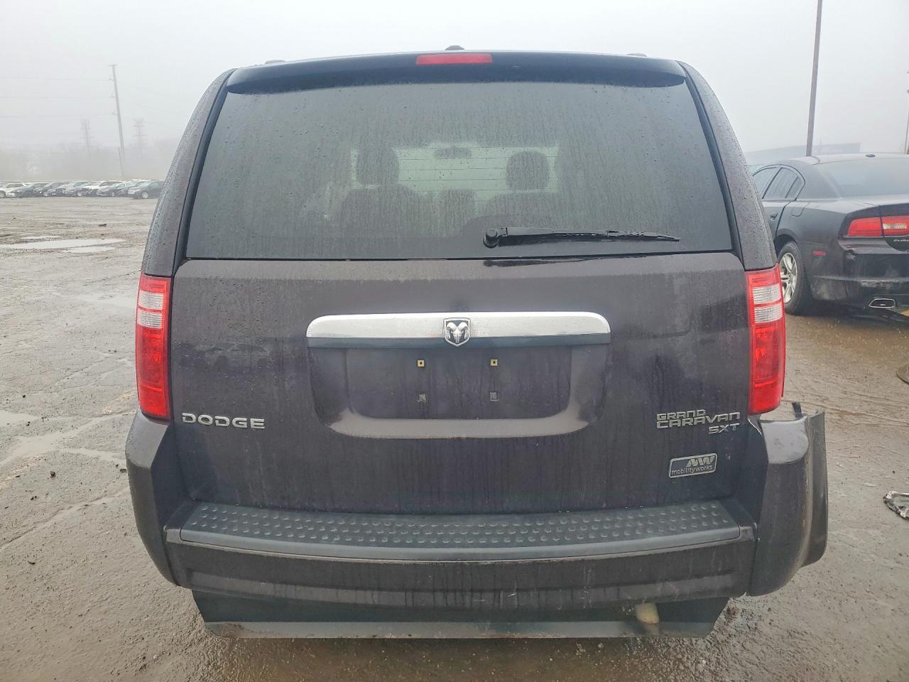 2010 DODGE GRAND CARAVAN SXT photo 6