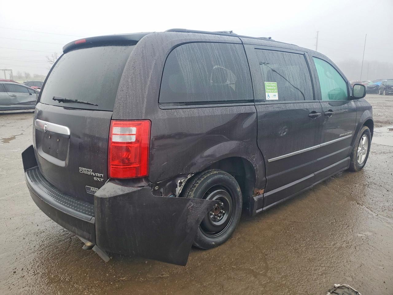 2010 DODGE GRAND CARAVAN SXT photo 3