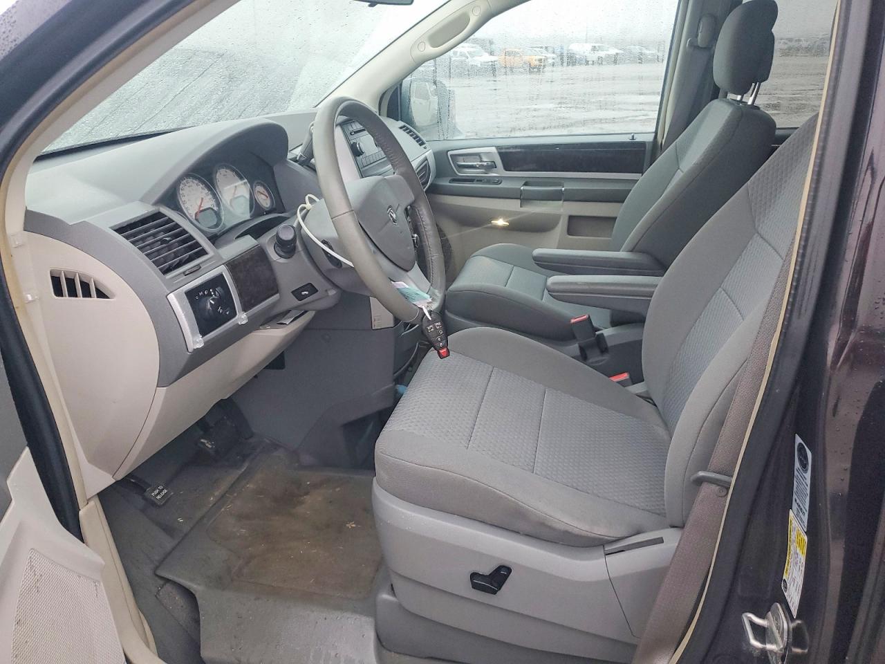 2010 DODGE GRAND CARAVAN SXT photo 7