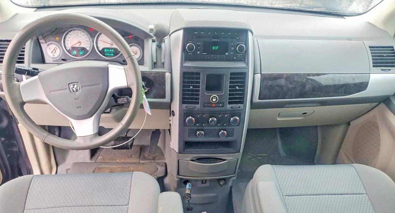 2010 DODGE GRAND CARAVAN SXT photo 8