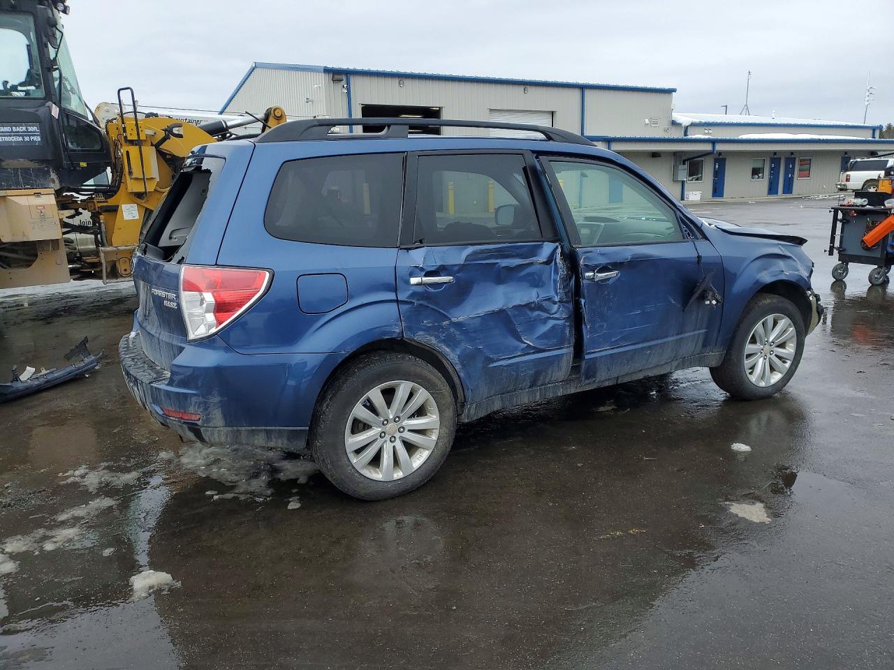 2011 SUBARU FORESTER photo 7