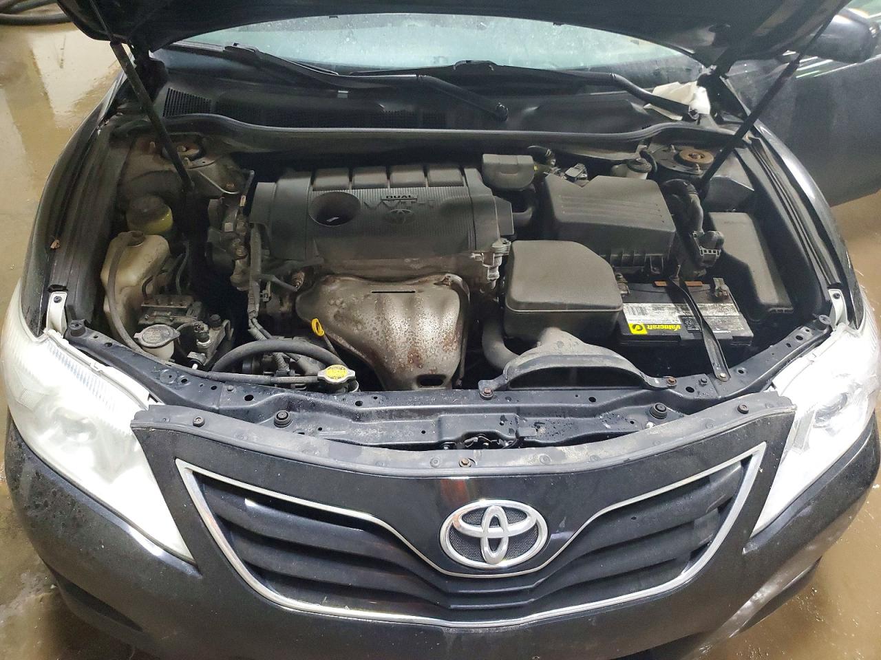 2011 TOYOTA CAMRY LE photo 11