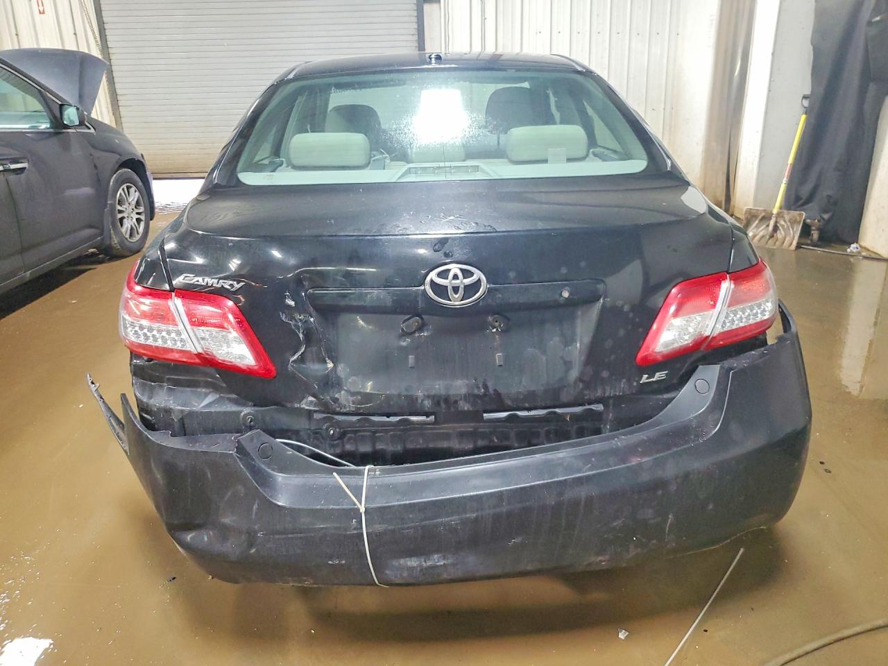 2011 TOYOTA CAMRY LE photo 6