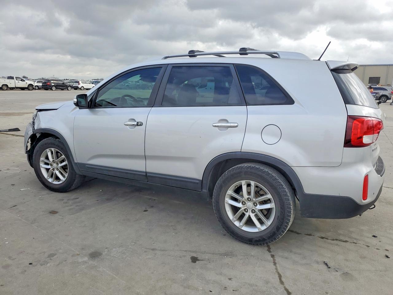 2014 KIA SORENTO LX photo 3