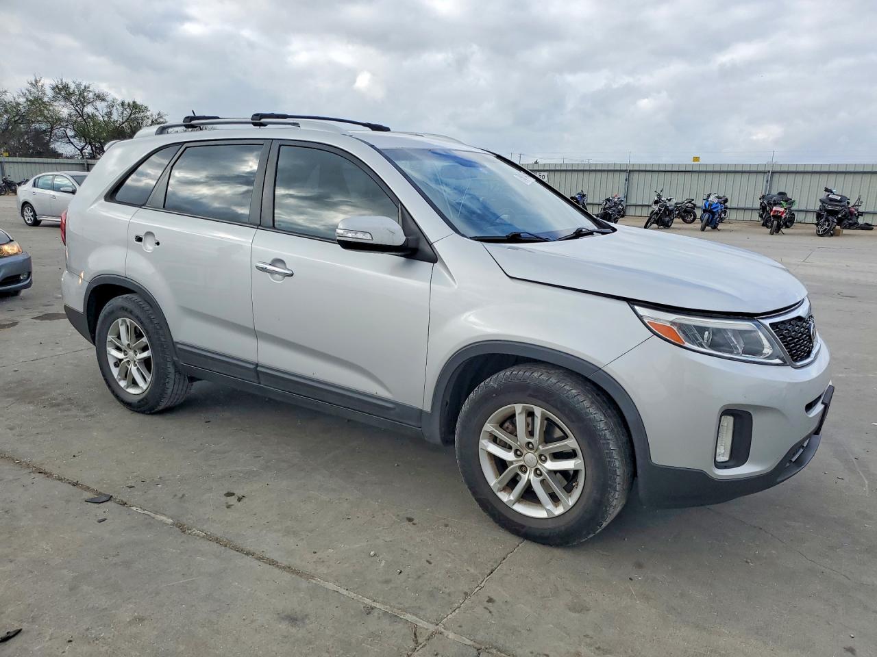 2014 KIA SORENTO LX photo 7