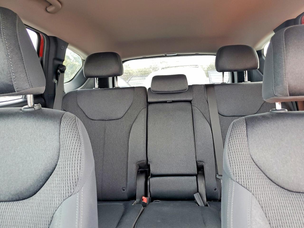 2019 HYUNDAI SANTA FE SE 2.4L photo 19