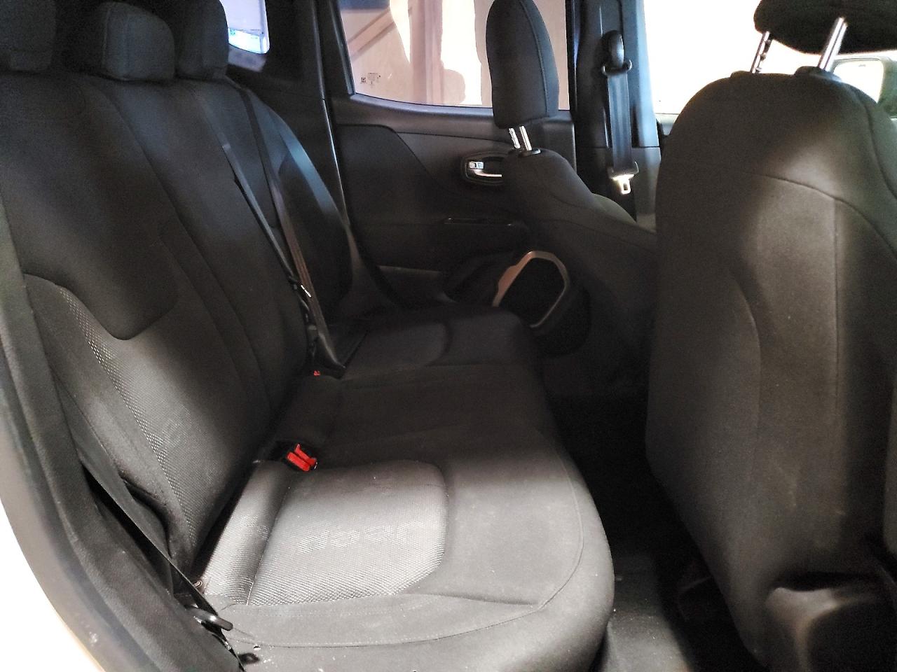 2015 JEEP RENEGADE SPORT photo 19