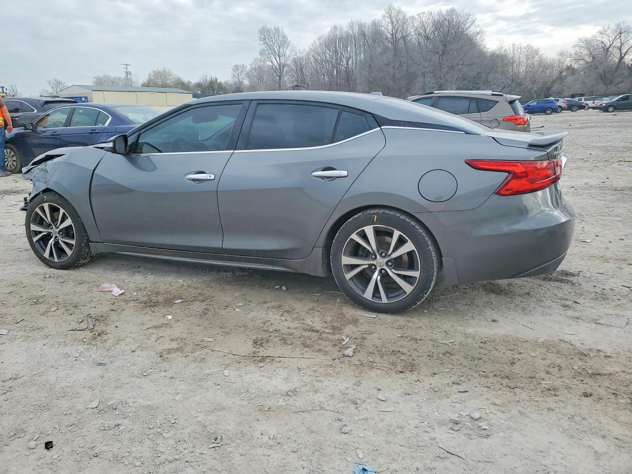 2017 NISSAN MAXIMA photo 4