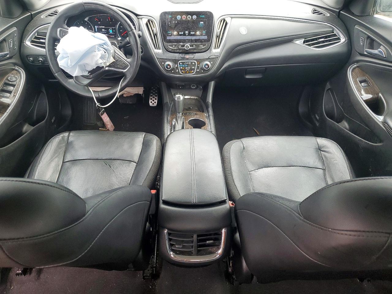 2017 CHEVROLET MALIBU PREMIER photo 8