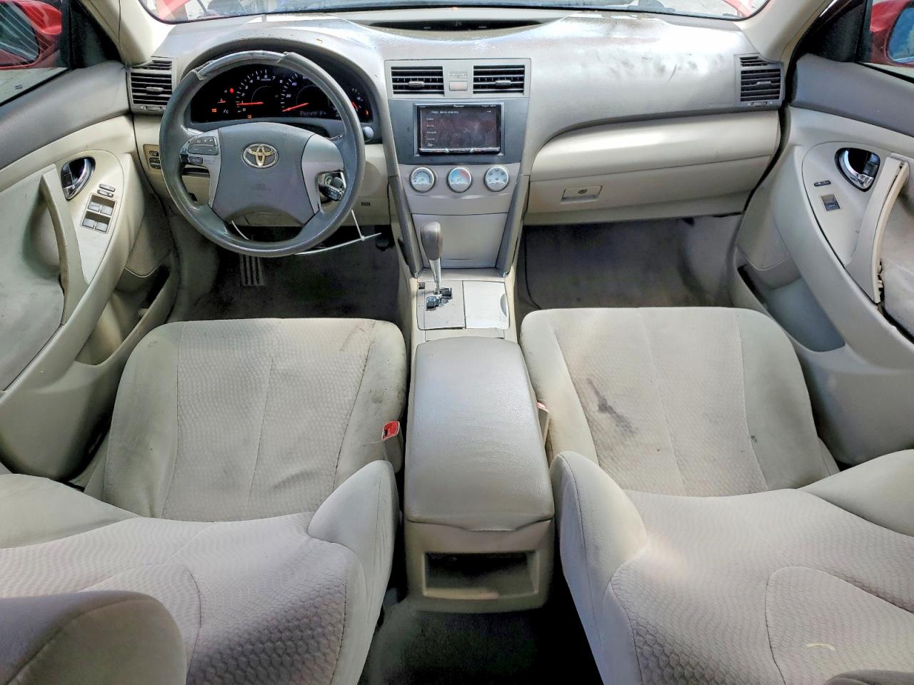 2010 TOYOTA CAMRY LE photo 15