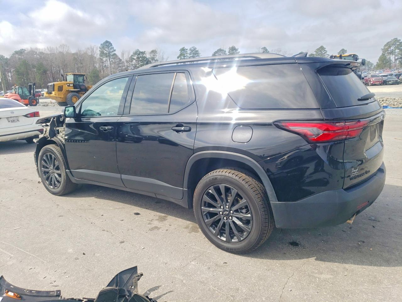 2023 CHEVROLET TRAVERSE RS photo 3
