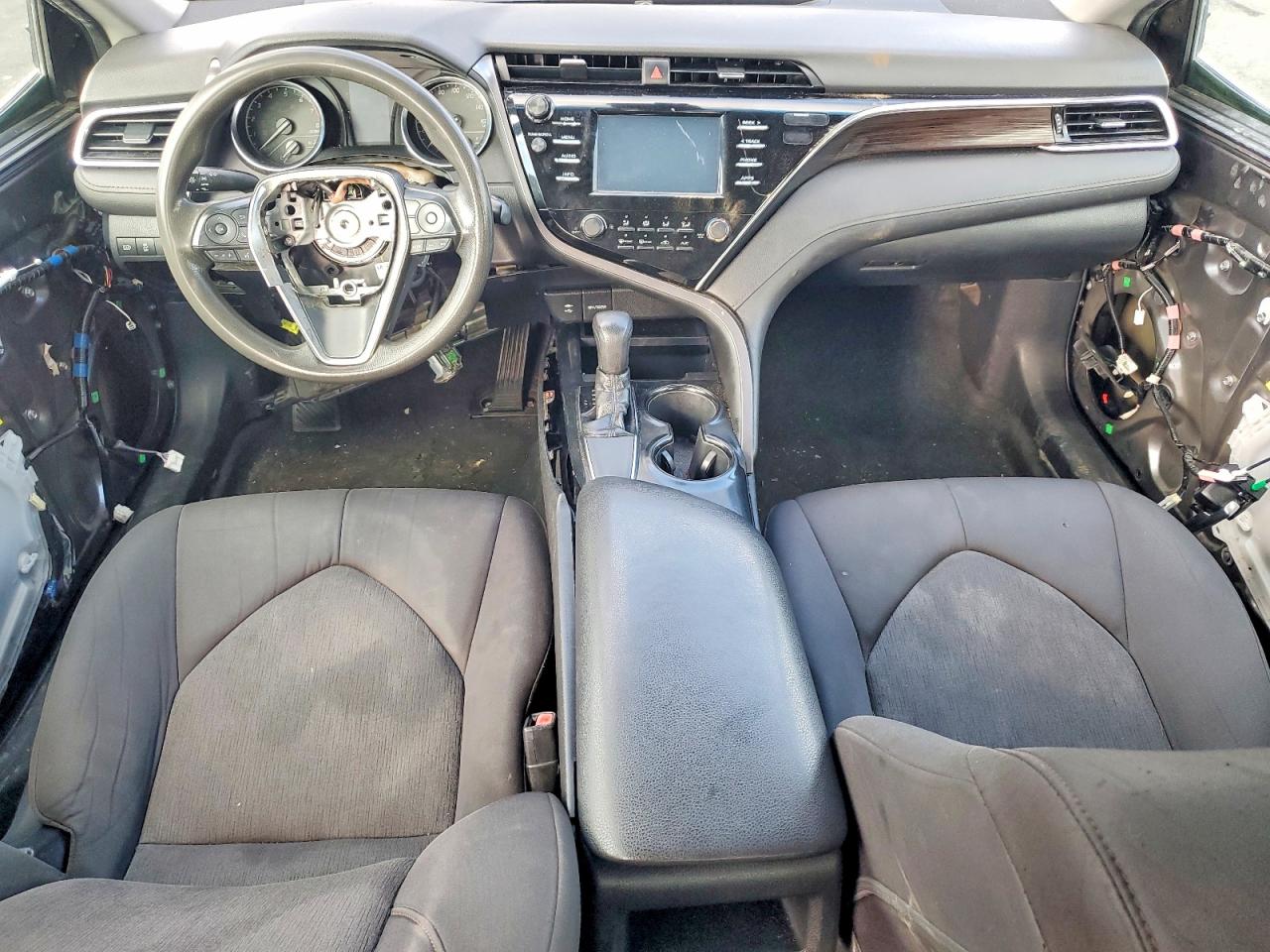 2018 TOYOTA CAMRY LE photo 15