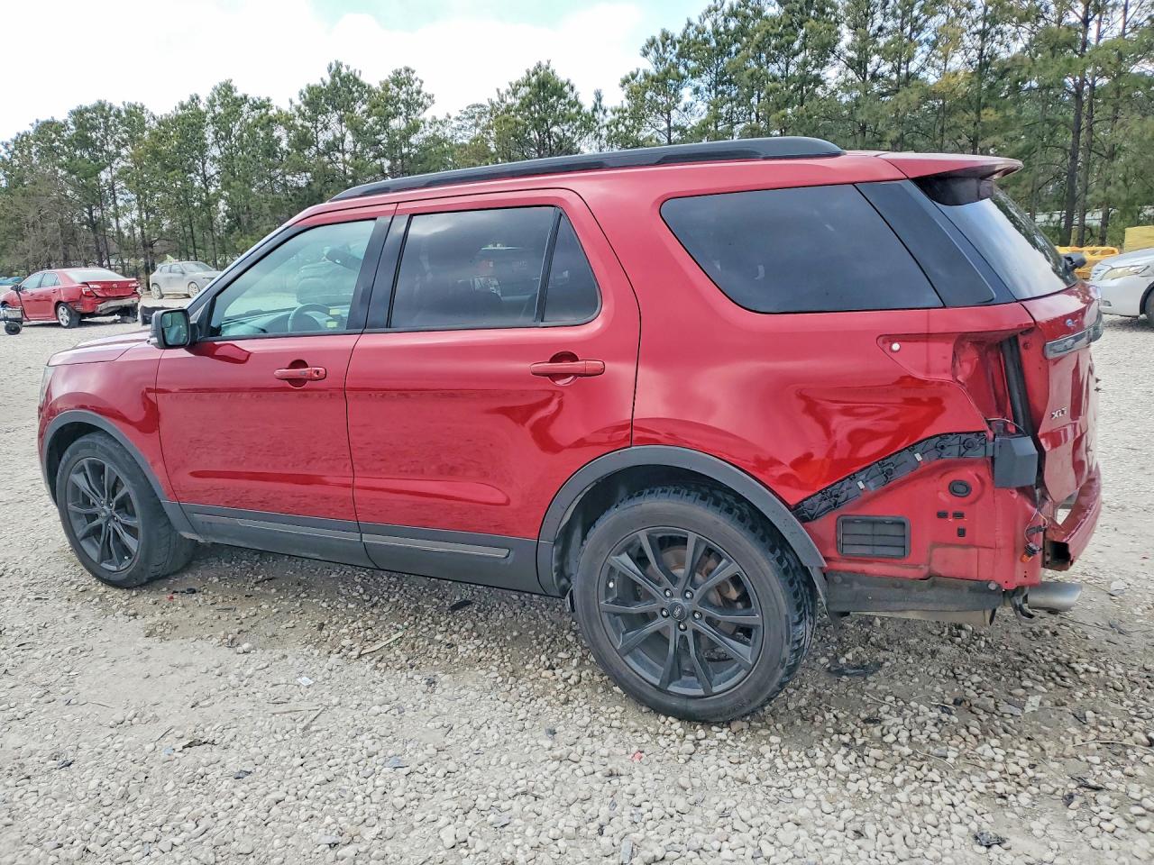 2018 FORD EXPLORER XLT photo 3