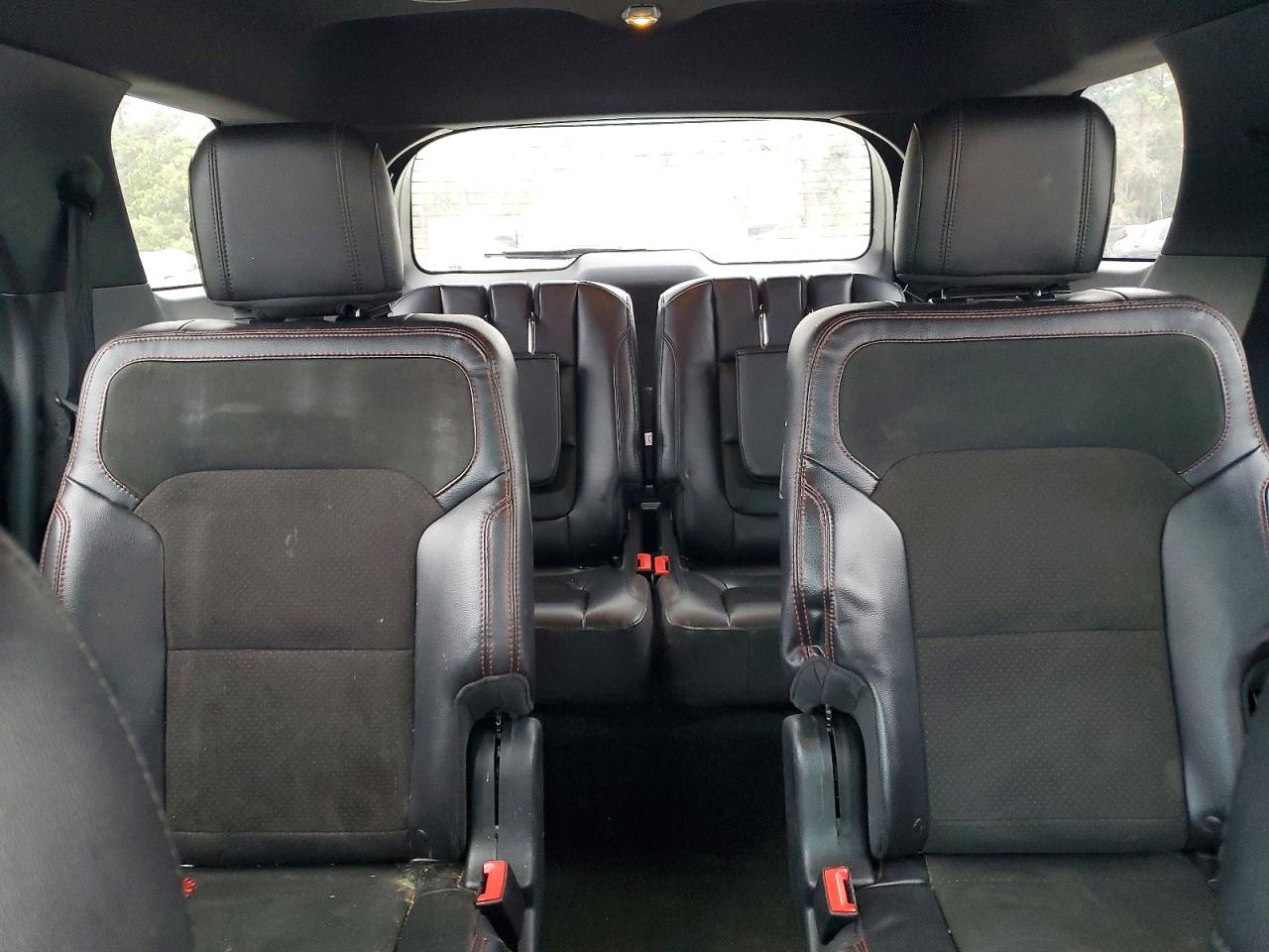 2018 FORD EXPLORER XLT photo 19
