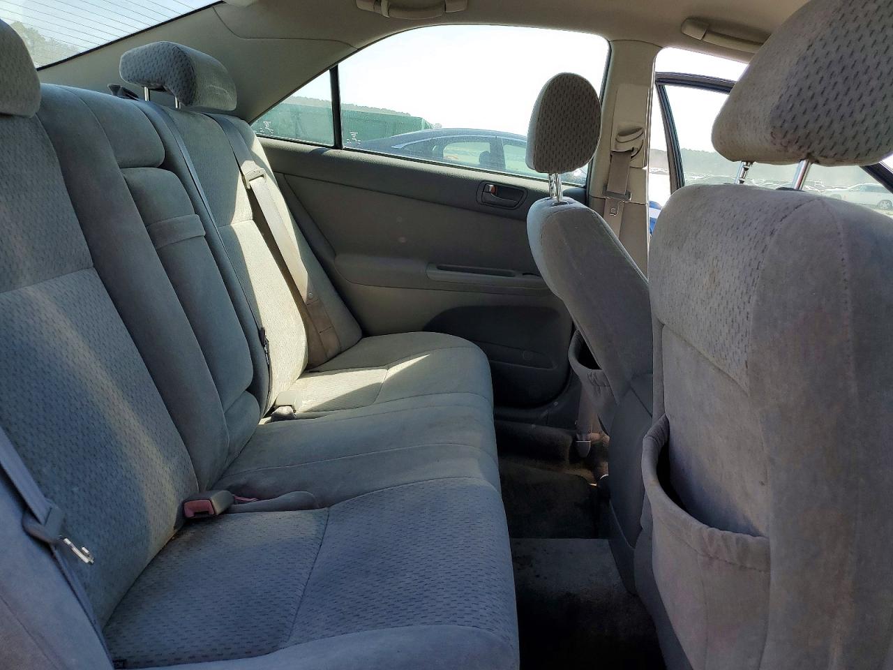 2004 TOYOTA CAMRY LE photo 10
