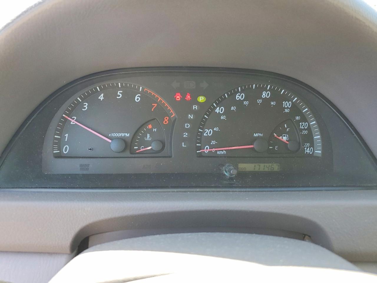 2004 TOYOTA CAMRY LE photo 9