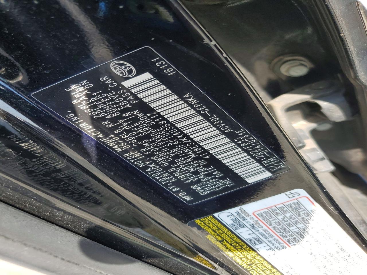2004 TOYOTA CAMRY LE photo 12
