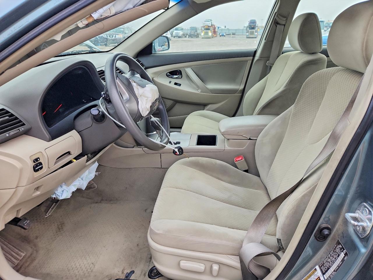 2009 TOYOTA CAMRY LE photo 7
