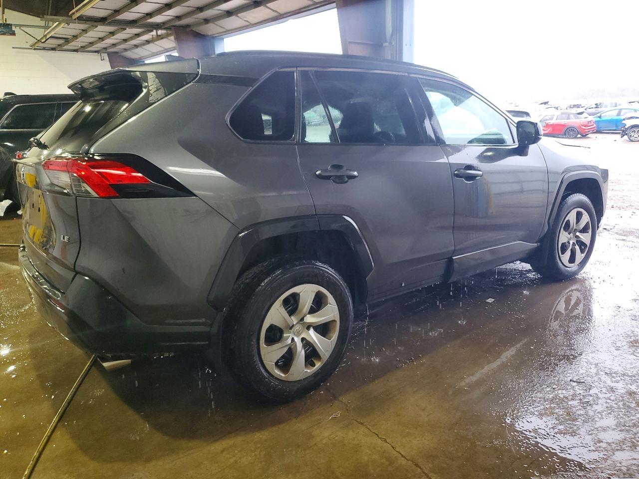 2021 TOYOTA RAV4 LE photo 3