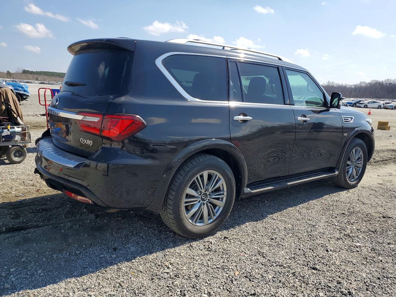 2018 INFINITI QX80 BASE photo 5