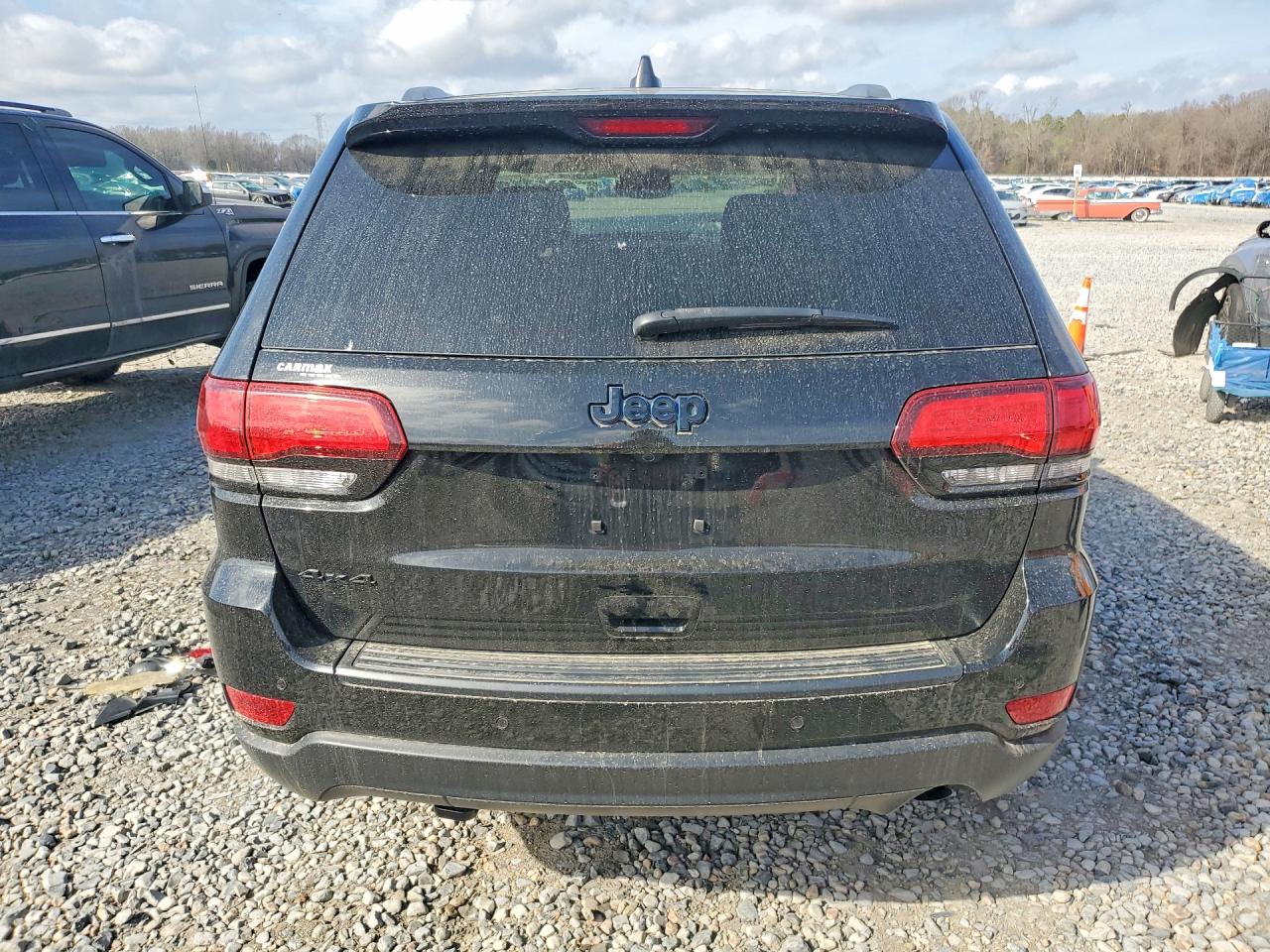 2018 JEEP GRAND CHEROKEE LAREDO photo 11